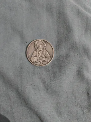Medalla de plata con Jesús