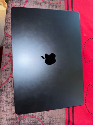 MacBook Air 13” M2 – 8GB RAM / 256GB SSD