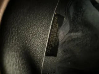 Bolso tipo cubo serraje taupe