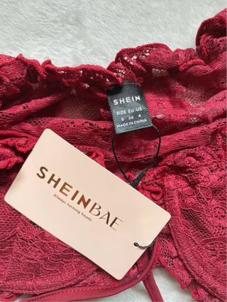 Top SHEIN encaje rojo talla única