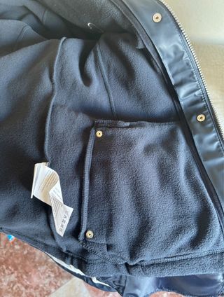 Chaqueta impermeable azul marino