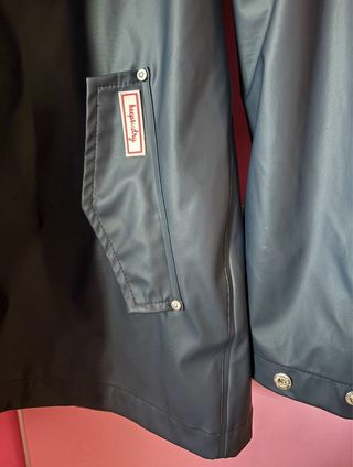 Chaqueta impermeable azul marino