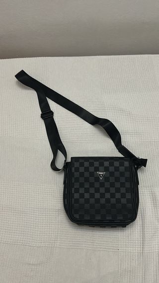 Bolso Riñonera Guess Negro Cuadros