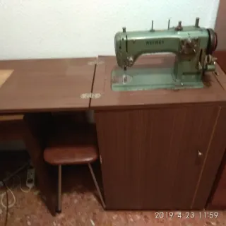 Máquina de coser Refrey 427