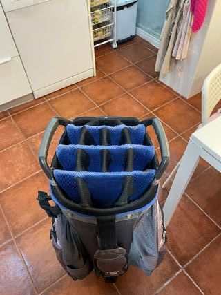 2 Bolsas de Palos de Golf 1 Srixon y 1 Taylormade