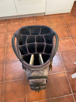 2 Bolsas de Palos de Golf 1 Srixon y 1 Taylormade