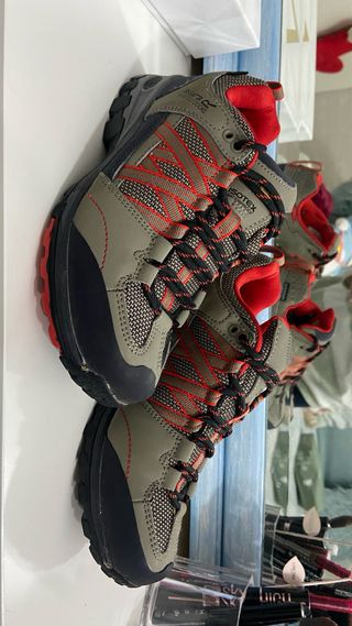 Botas Montaña Regatta Isotex Waterproof verde/Rojo