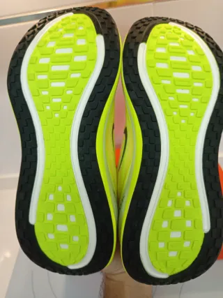 Nike Vomero Plus T42'5