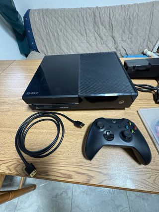 Xbox One Negra + Juegos y Mando