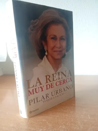 LA REINA. -- Muy de Cerca.