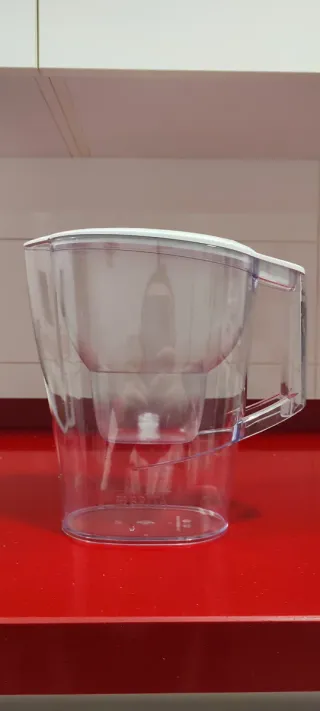 Jarra Brita Transparente y Blanca