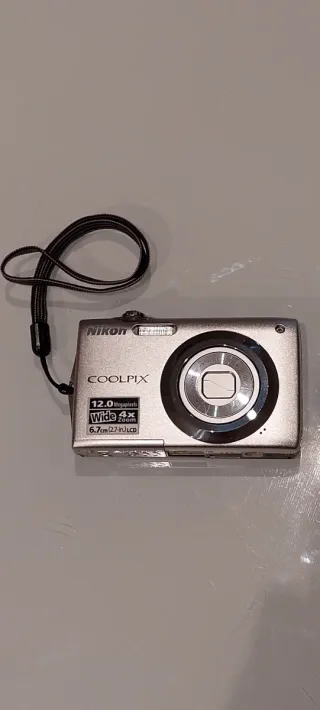 Cámara Digital Nikon Coolpix S3000 Plata