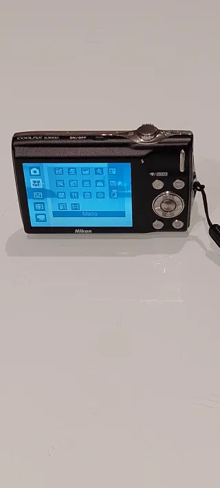 Cámara Digital Nikon Coolpix S3000 Plata