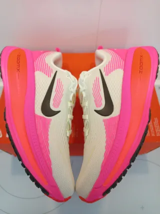 Nike Vomero 18 CM T41