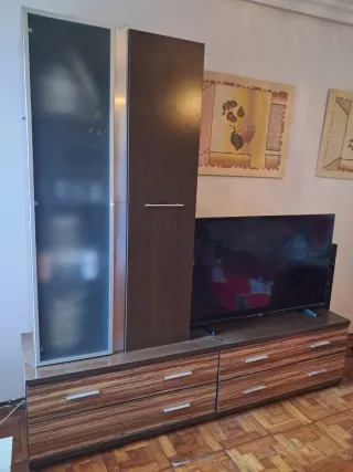 Mueble Comforama madera y cristal