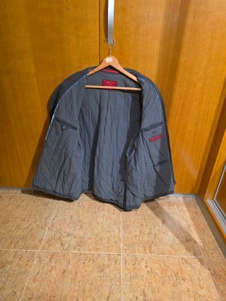 Chaqueta gris hombre