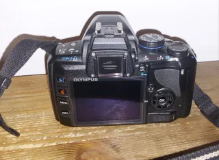 Cámara Olympus E-420 + 2 objetivos