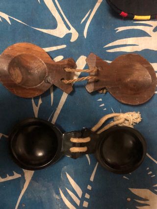 Castañuelas antiguas de madera y plastico