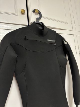 Traje de neopreno Quiksilver negro surf