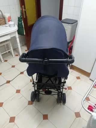 Silla de paseo azulArue .