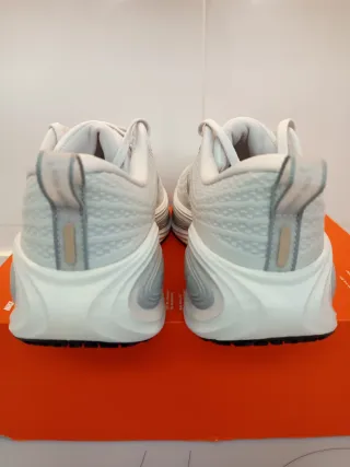 Nike Vomero Plus T40