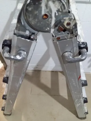 Escalera aluminio plegable multiusos