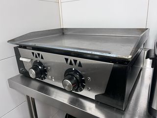 Plancha Eléctrica HR