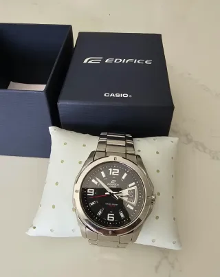 Reloj Casio Edifice Negro y Plateado