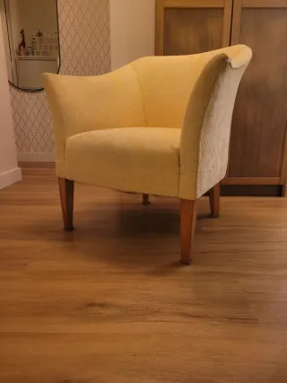 Sillón de tela moderno beige