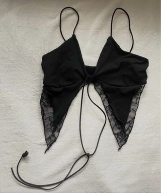 Top negro encaje lazo