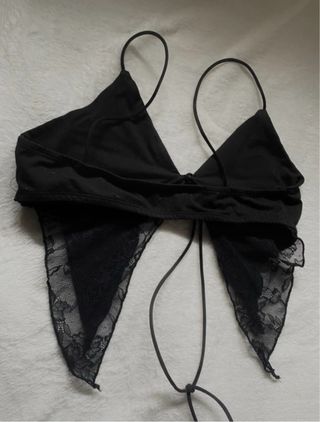 Top negro encaje lazo