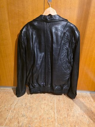 Chaqueta de cuero negra