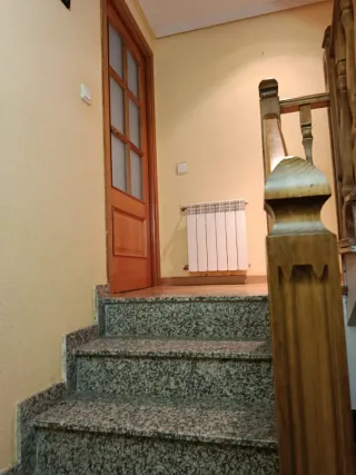 Chalet adosado zona Universidad, buen estado.