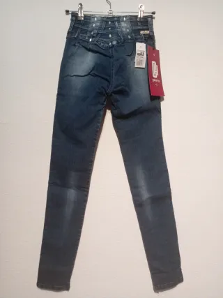 Conjunto colombiano,Chaleco y Pantalón