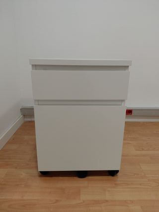 Cajonera blanca de oficina con ruedas