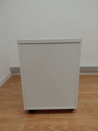 Cajonera blanca de oficina con ruedas