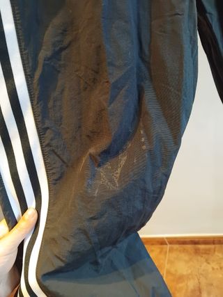 Pantalón Adidas Negro con Rayas Blancas