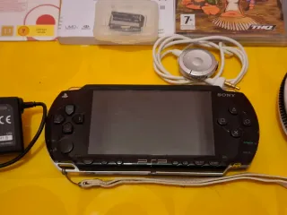 Sony PSP-1004K Negra + Accesorios