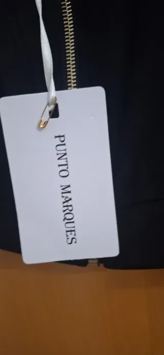 Top negro escotado cremallera Talla S/M