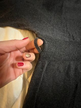 Maglione grigio scuro scollo a V