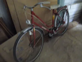 Bicicleta Clásica Roja para coleccionista