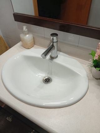 Anuncio de electricista y fontanero 24h