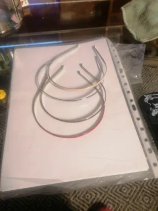 Lote de pulseras y diademas