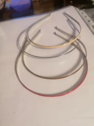 Lote de pulseras y diademas