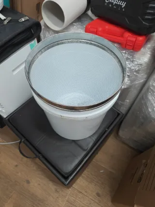 Colador de aluminio para apicultura