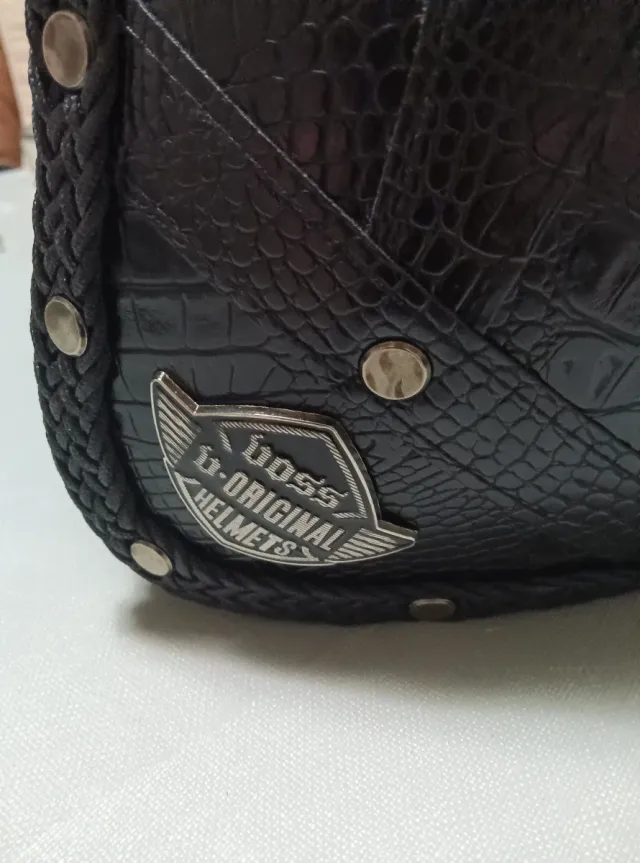 Casco Retro Negro Piel Cocodrilo