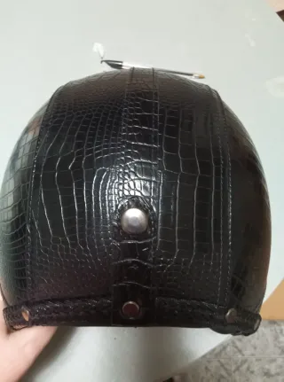 Casco Retro Negro Piel Cocodrilo