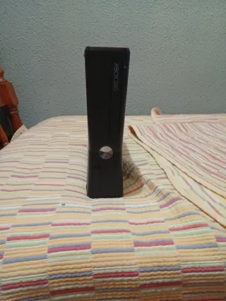 Consola Xbox 360 Negra + Cables y Mando