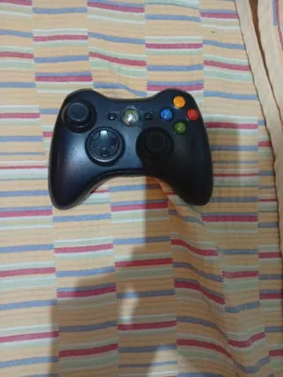 Consola Xbox 360 Negra + Cables y Mando