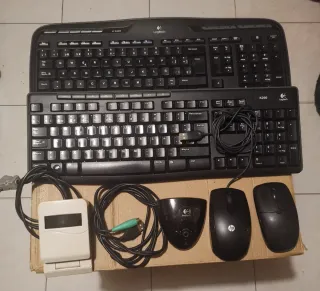 2 Teclados Logitech, 2 Ratones HP/Logitech, Amplif
